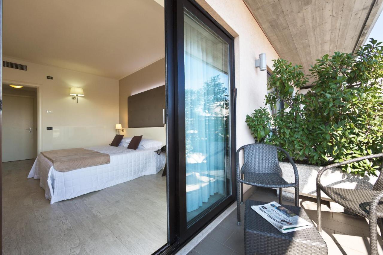 Hotel Desenzano Desenzano del Garda Esterno foto