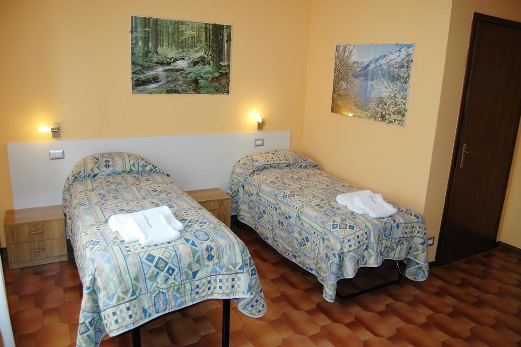 Hotel Desenzano Desenzano del Garda Camera foto