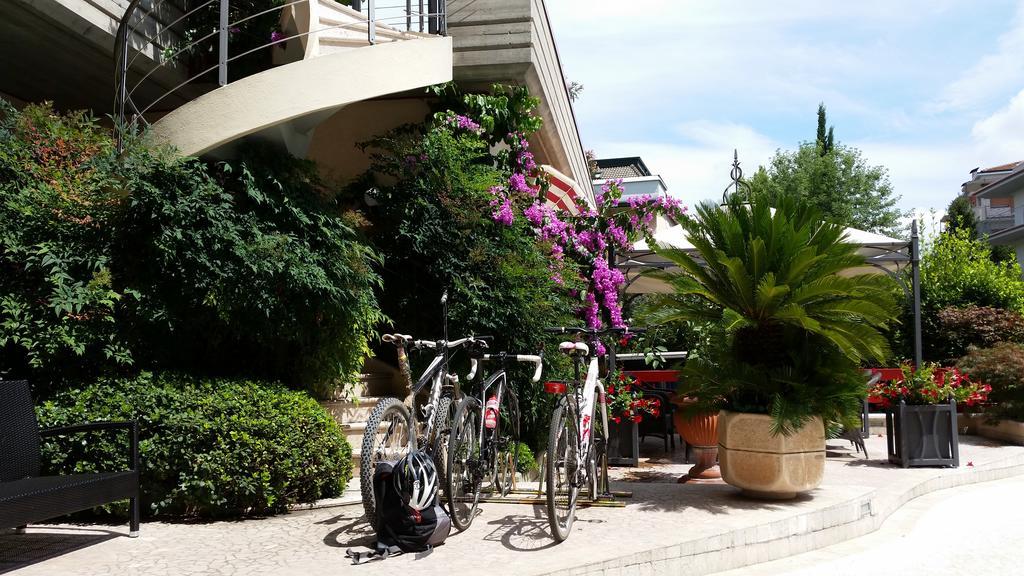 Hotel Desenzano Desenzano del Garda Esterno foto